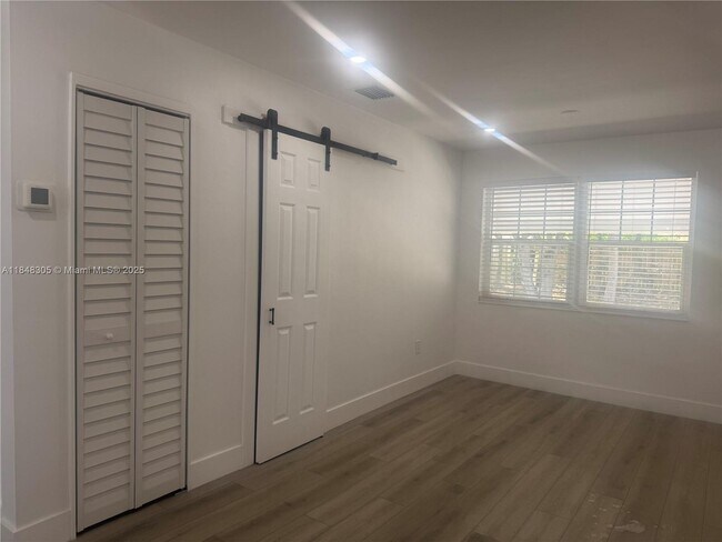 Foto del edificio - 1657 SW 44th Ave