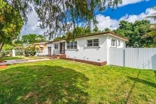 Foto del edificio - 18011 NW 6th Pl