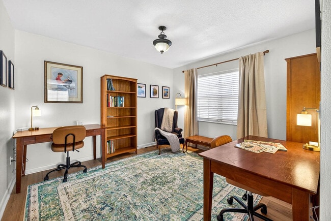 Foto del edificio - 11702 Moffat Ave