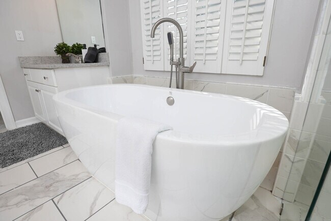 Foto del edificio - 10301 Rougemont Ln