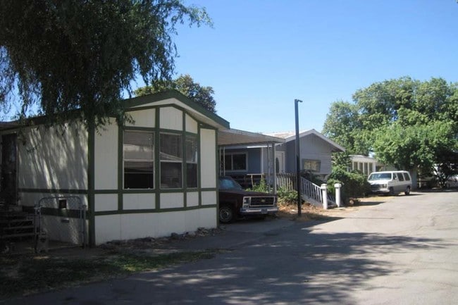 Foto del edificio - Twin Cypress Mobile Home Park