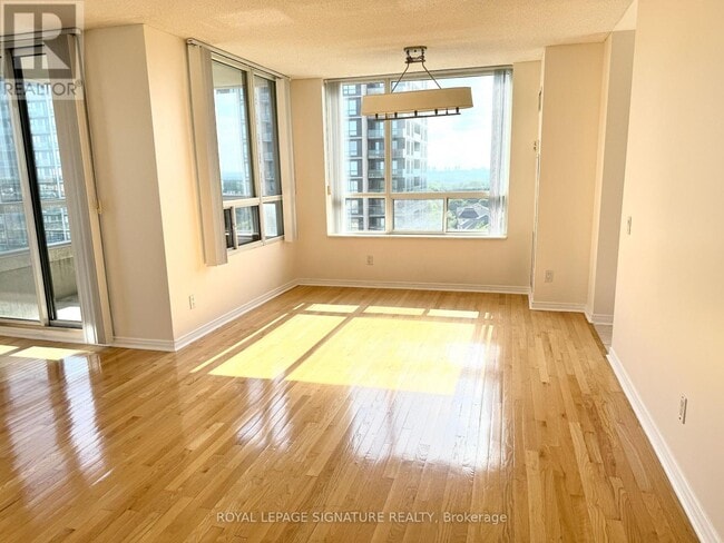 Building Photo - 9-909 Northern Heights Dr
