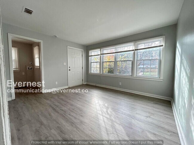 Foto del edificio - 1819 Oakmont Dr NW