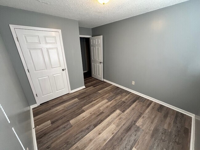 Foto del edificio - 3415 Meadow Ct