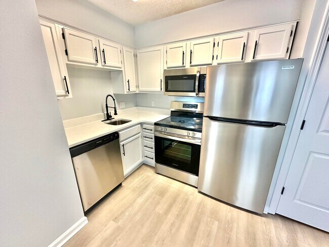 Building Photo - 200 Sandestin Ln