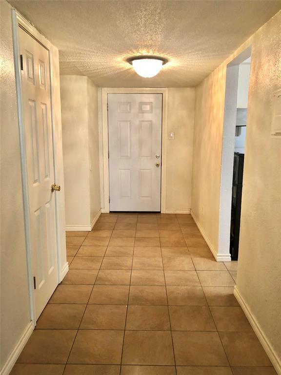 Building Photo - 6000 Westridge Ln