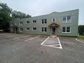 Building Photo - 103 Apartment St