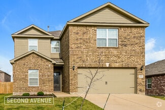 Building Photo - 2100 Jeanine Dr