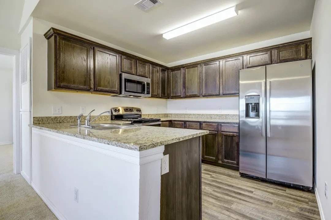 Primary Photo - The Lofts at Valencia