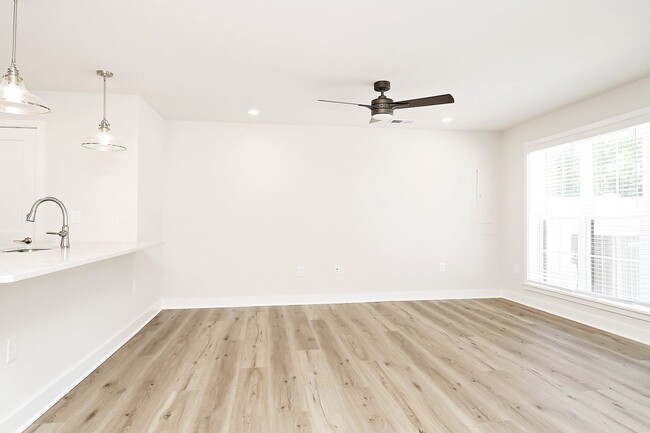Building Photo - Dog-Friendly End-Unit Apartment