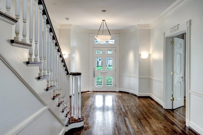 Building Photo - 3414 Del Monte Dr