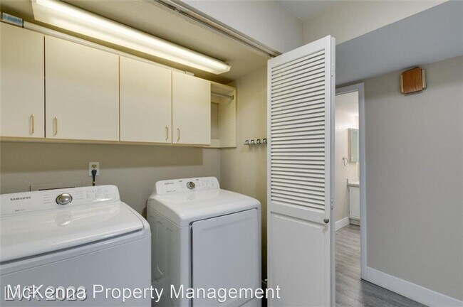 Foto del edificio - 2 br, 2 bath House - 2210 E University Ave...