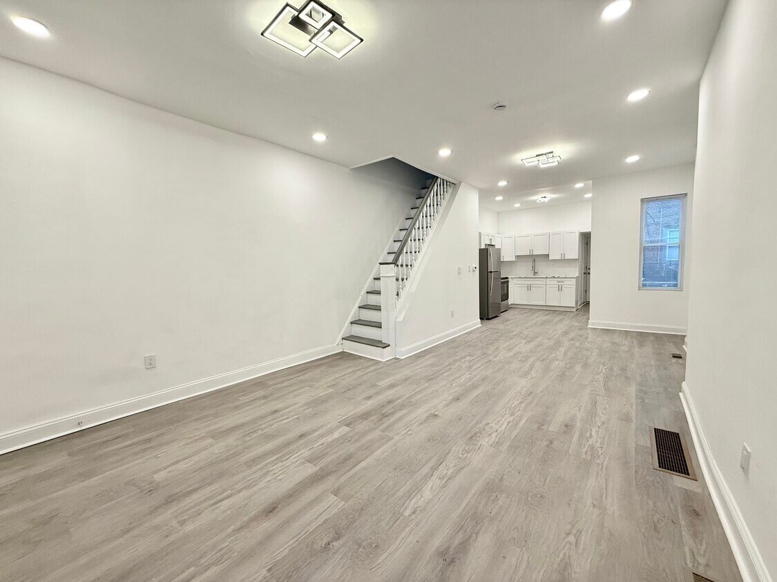 Foto principal - Recently Renovated 3-Bed, 2-Bath Home in W...