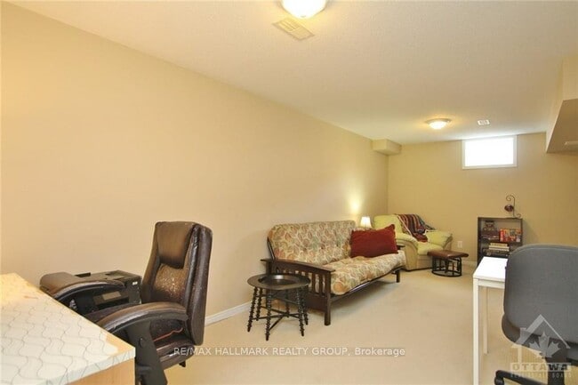 Building Photo - 201 Urbancrest Private