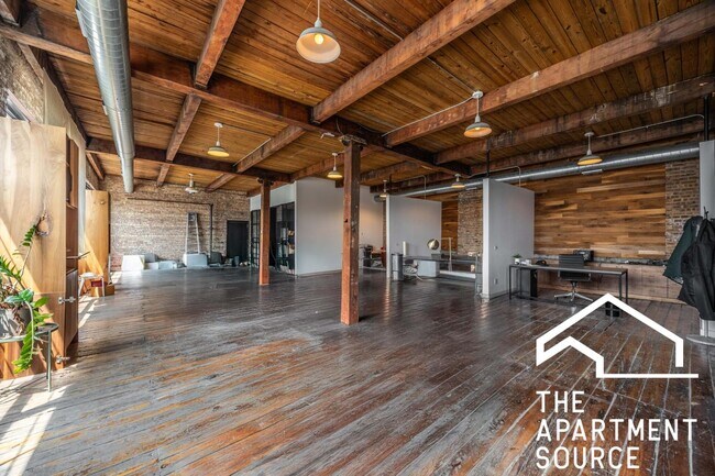 Building Photo - 3124 W Carroll Ave