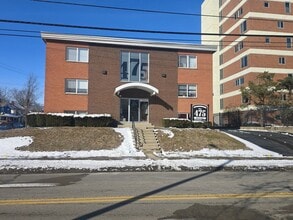 Building Photo - 475 W Grand Ave