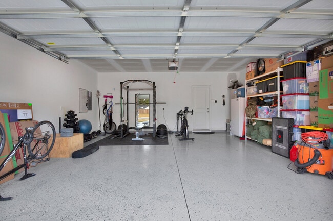 Foto del edificio - 245 Lonesome Glory Dr