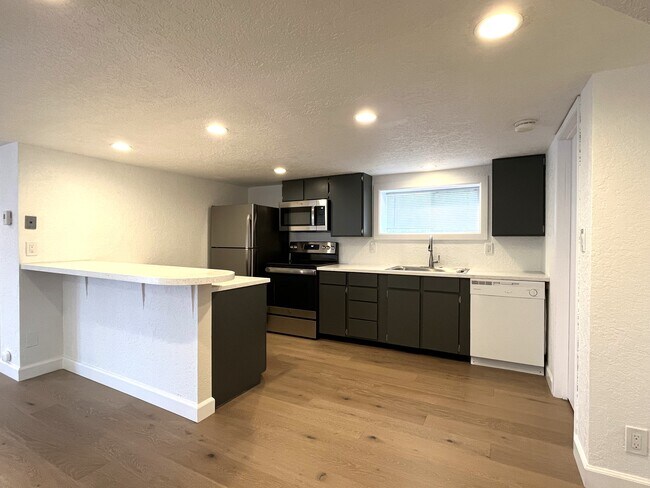 Foto del edificio - 9219 8th Ave NW