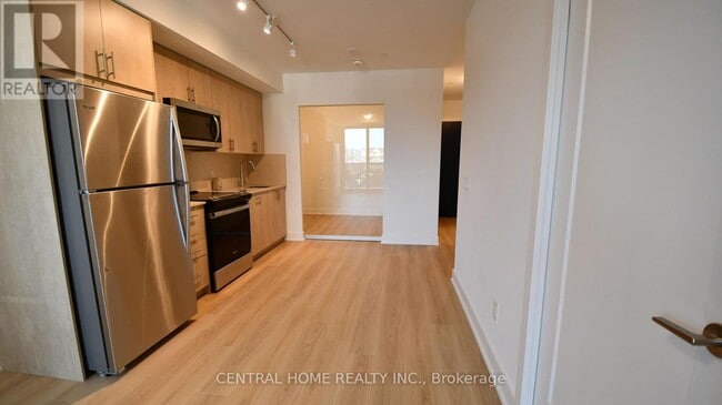 Building Photo - 2545 Simcoe St N