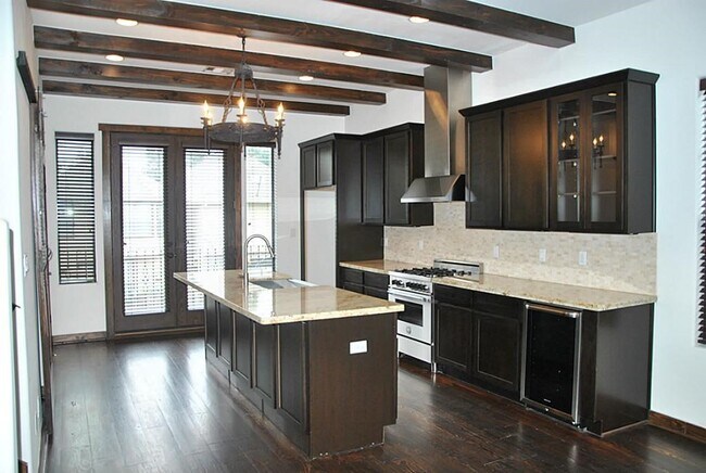 Foto del edificio - 5312 Inker St