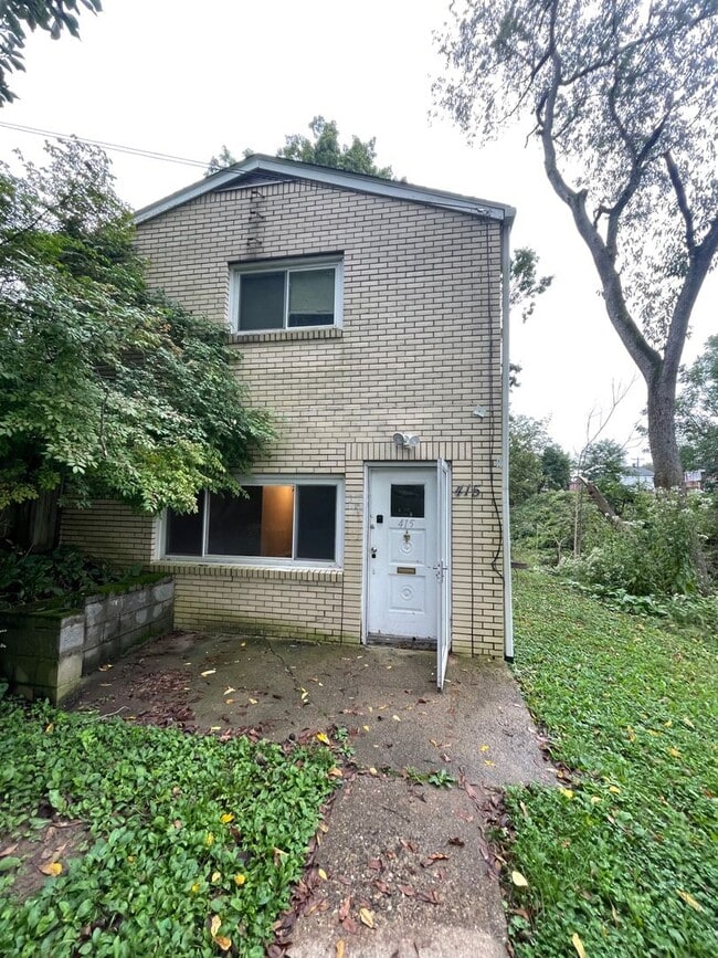 Building Photo - 411 Spruce St