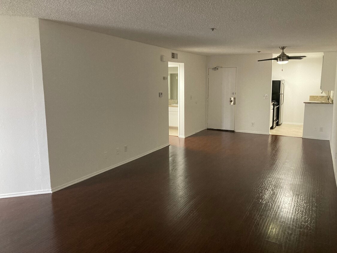 Roberts Rochester Apartments in Los Angeles, CA Westside Rentals