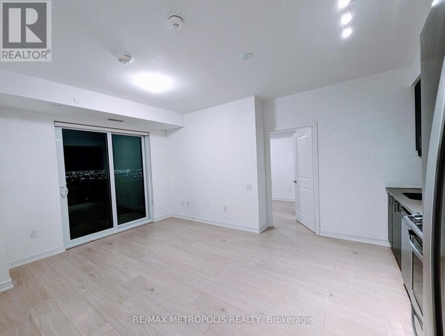 Building Photo - 8 Nahani Way