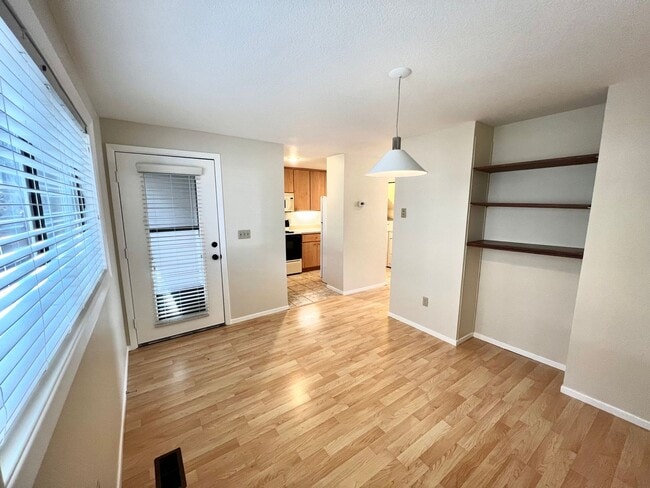 Foto del edificio - 2112 NW Harriman St