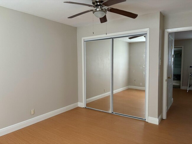 Building Photo - 2529 Hampton Ln