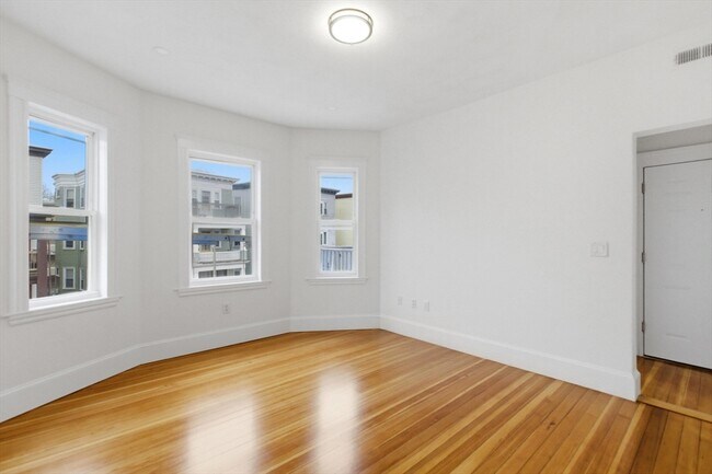 Foto del edificio - 26 Roseclair St