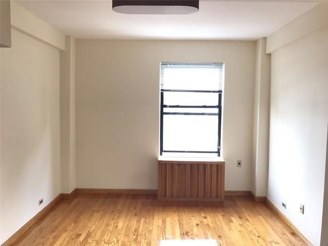 Building Photo - 250 West 100th Street