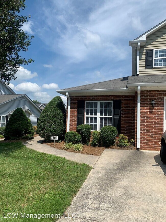 Foto del edificio - 3 br, 2.5 bath House - 7509 Riverside Court