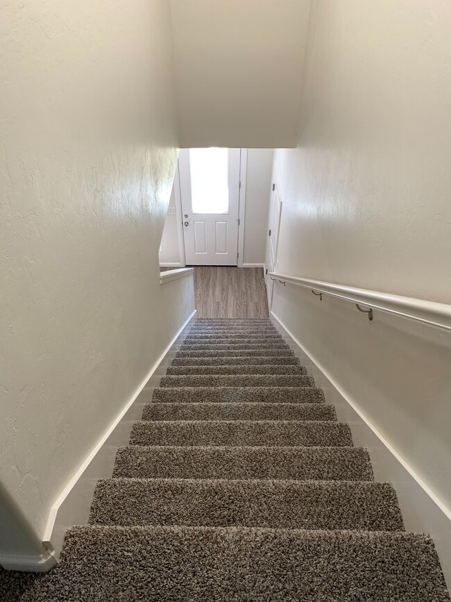 Foto del edificio - 3 bed, 2.5 bath home in sought after gated...