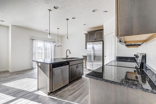 Foto del edificio - 803 N Hilltop Dr