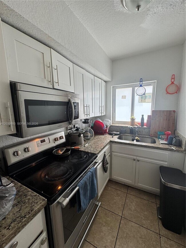 Foto del edificio - 8456 NW 4th Ct