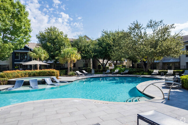 Piscina - Bridge at Southpark Landing