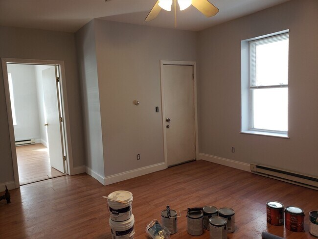 Foto del edificio - 45 S Main St