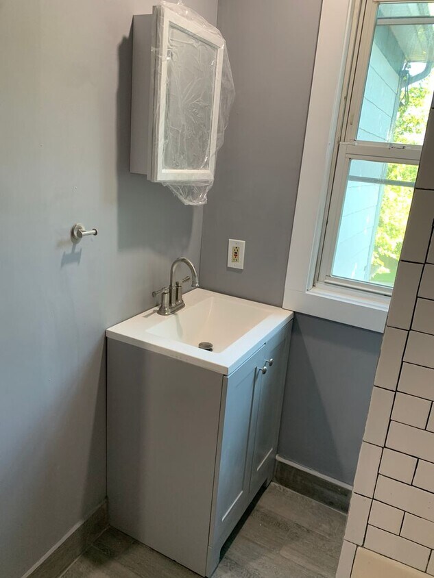 530 Delaware Ave Unit 2, Kingston, NY 12401 Room for Rent in Kingston