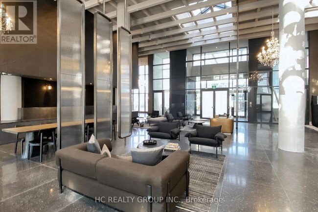 Photo du bâtiment - 8 Interchange Wy