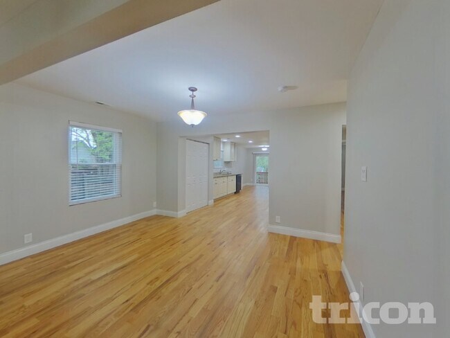 Building Photo - 2836 Attaberry Dr