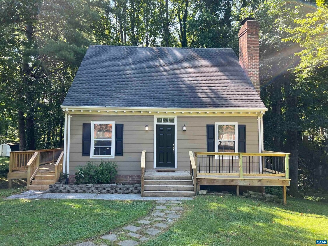 Primary Photo - 1605 Redwing Ln