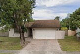 Foto principal - 9273 Affirmed Ln