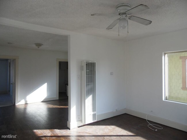 Foto del edificio - 3317 W 17th St