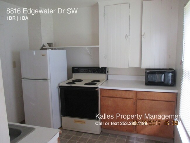 Building Photo - 8816 Edgewater Dr SW