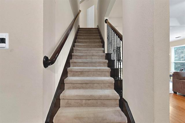 Foto del edificio - 246 Barrington Ln