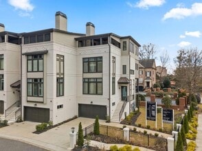 Building Photo - 971 Laurel Ct NE