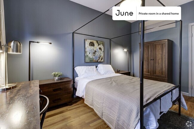 Building Photo - Private bedroom in 4 bed/1 bath Home