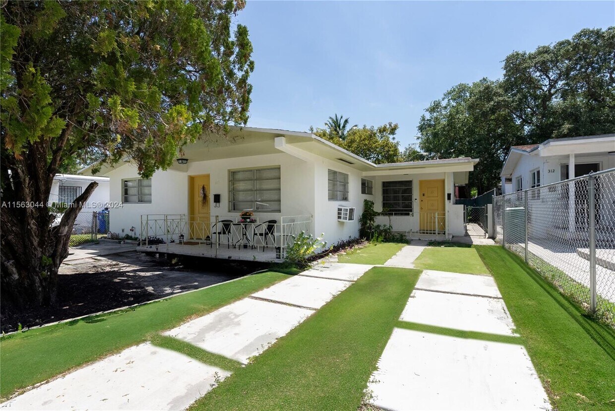 Foto principal - 320 NE 55th Terrace