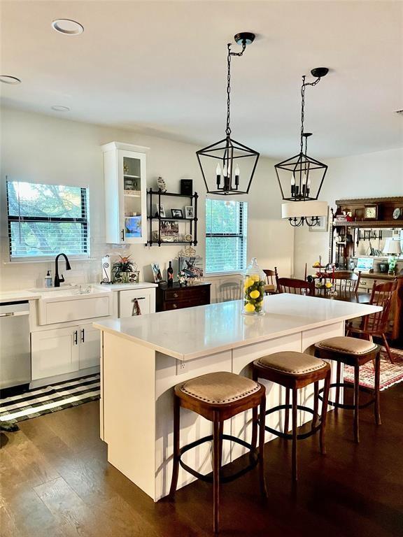 Foto del edificio - 705 Lisa Dr