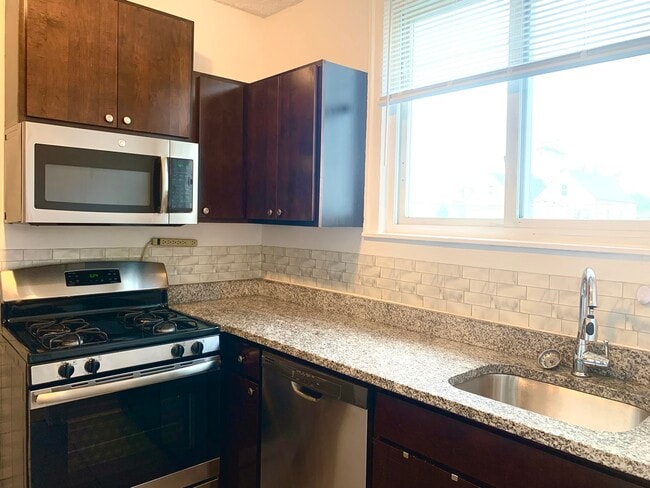 Foto del edificio - 2807 N Springfield Ave